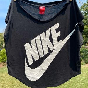Nike crop top size Large